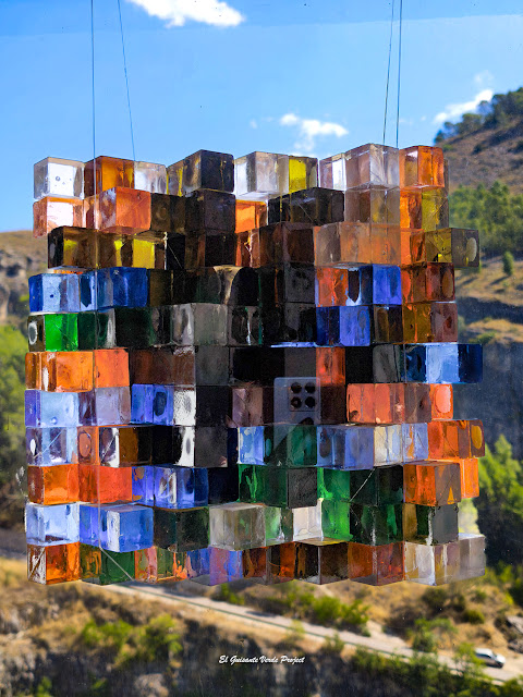 Leoz "Vidriera con Módulo Hele" - Museo Arte Abstracto Español, Cuenca, por El Guisante Verde Project