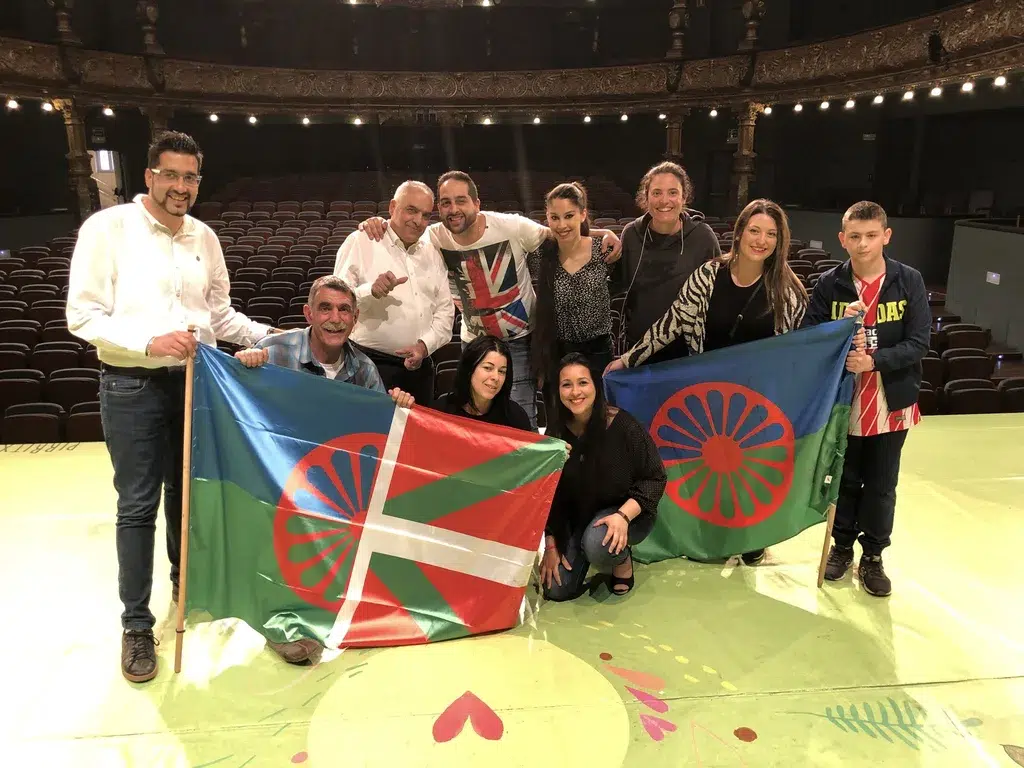 Miembros de la asociación Kale Dor Kayiko, en un acto. Cedida por la entidad