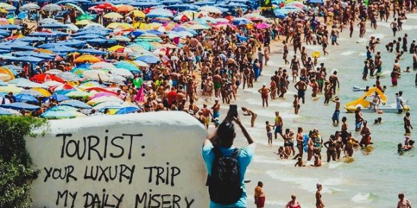 Francesco Lovaglio Tafuri - ‘Overtourism’; Abordando la sobrecarga turística global y sus alternativas - FOTO