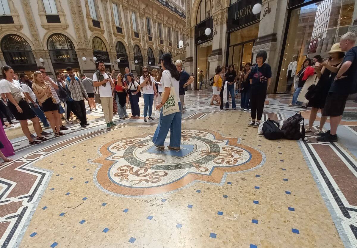 Galería Vittorio Emanuele II. Mosaico con el toro de Torino