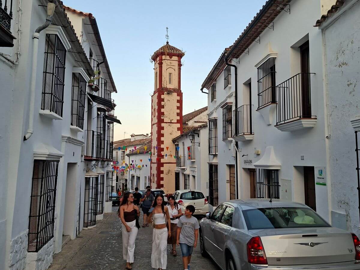 Paseando junto a la Iglesia de San Juan Letrán