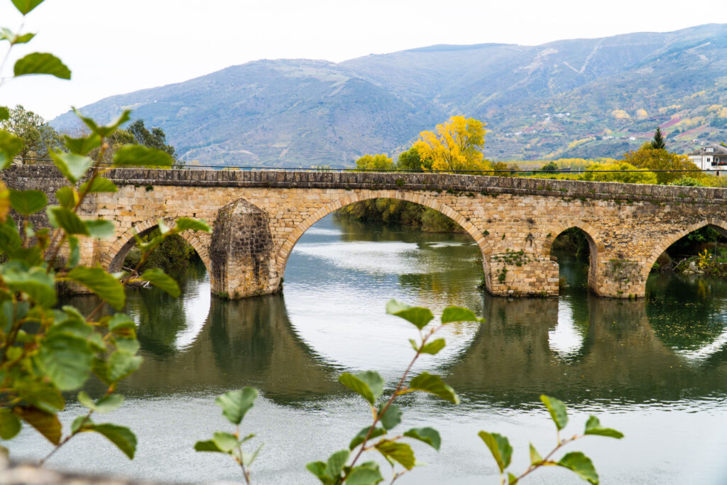 puente de cigarrosa en A Rúa, Valdeorras, Ourense
