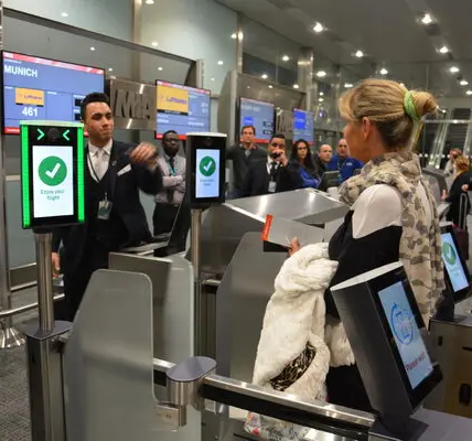José Leggio Cassara | biométrico en aeropuertos