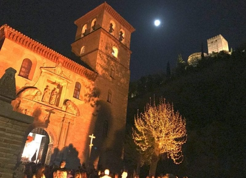 Los encierros nocturnos son los más espectaculares en Granada
