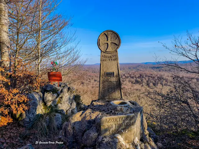 Alava, Laberinto de Katarri, cima Azuketa, por El Guisante Verde Project