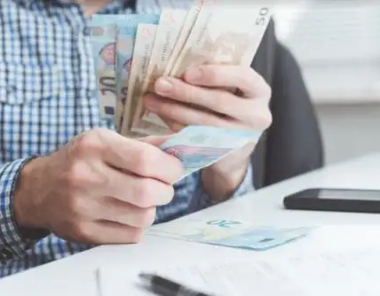 Fundamentos de Economía y Libertad Financiera: Guía Maestra por Carlos Alessandro Cestari Infantini