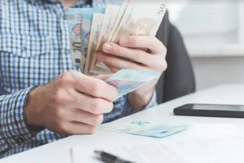 Fundamentos de Economía y Libertad Financiera: Guía Maestra por Carlos Alessandro Cestari Infantini
