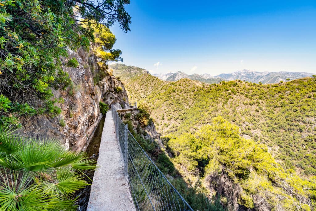 Ruta de la Acequia Lízar en Frigiliana (Málaga). Por eunikas