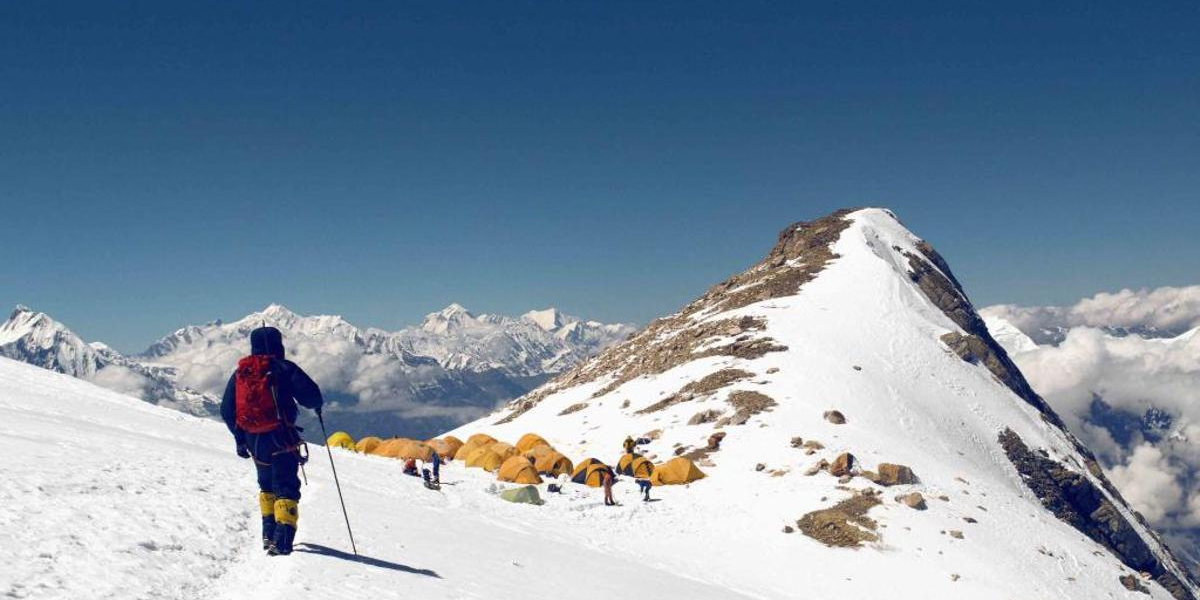 Alberto Constantino Konrad Davila: El Techo del Mundo