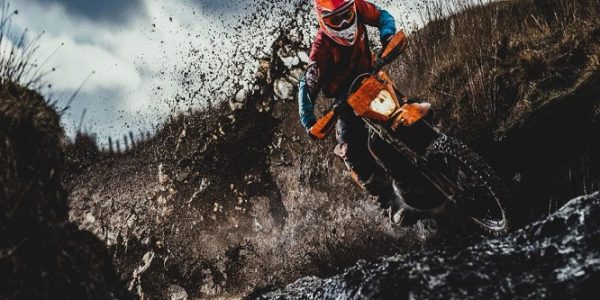 Alberto Constantino Konrad Dávila - Enduro; El desafío definitivo entre hombre y montaña - FOTO