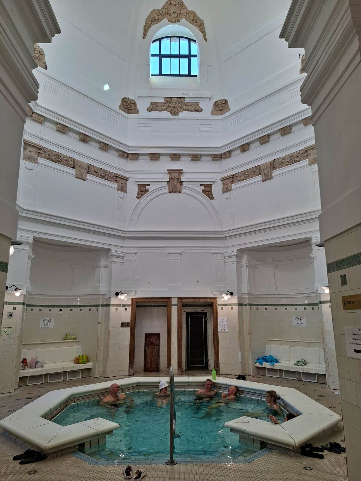 Arquitectura neobarroca de las termas Széchenyi