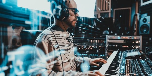 Carlos Julio Heydra - Sintonía digital; Puede la IA potenciar el oído humano - FOTO