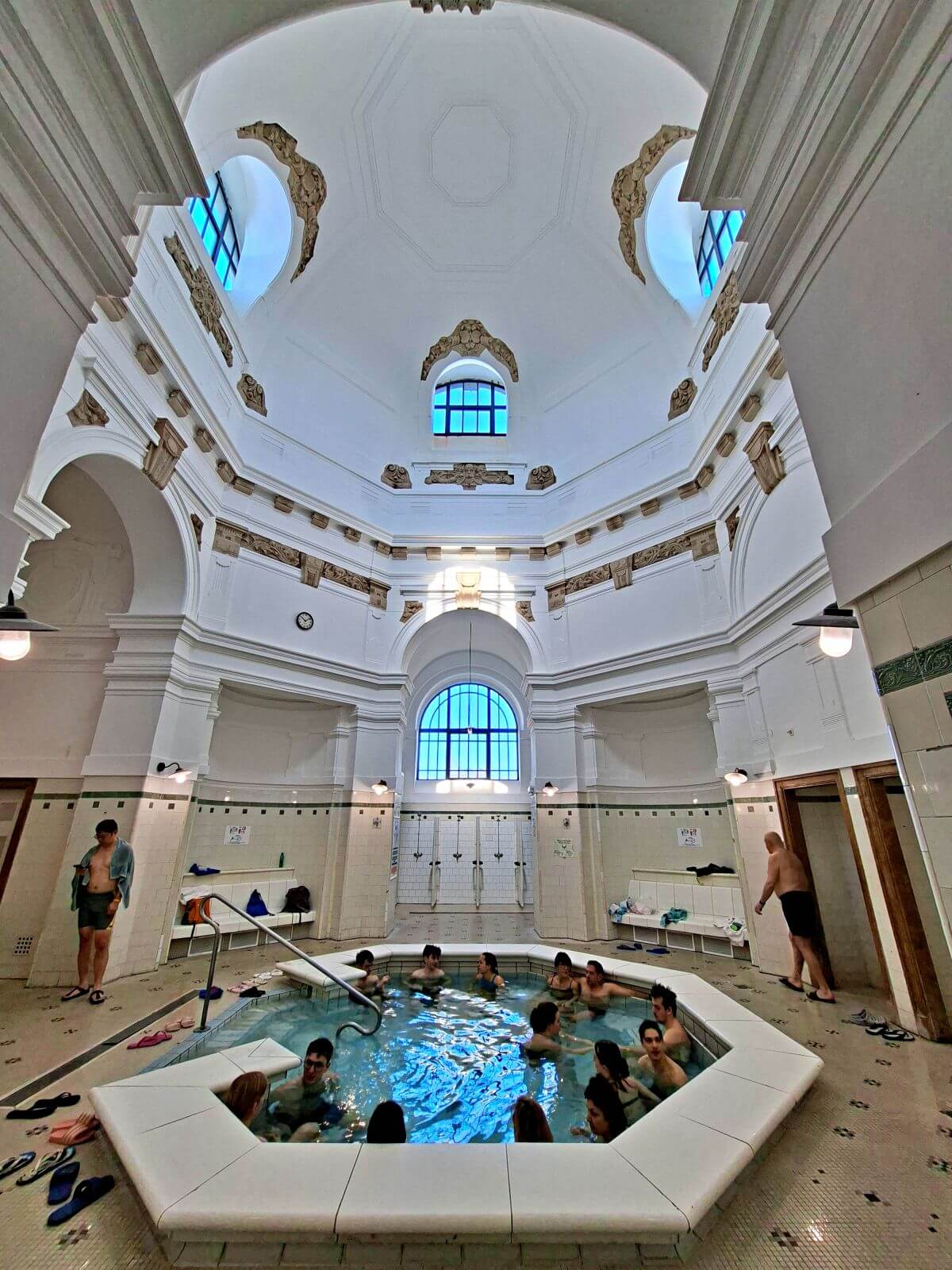 Cúpulas interiores del balneario de Széchenyi