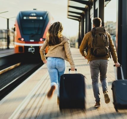 Francesco Lovaglio Tafuri - El reloj del viajero ¡Turismo Slow vs. Turismo Fast! - FOTO