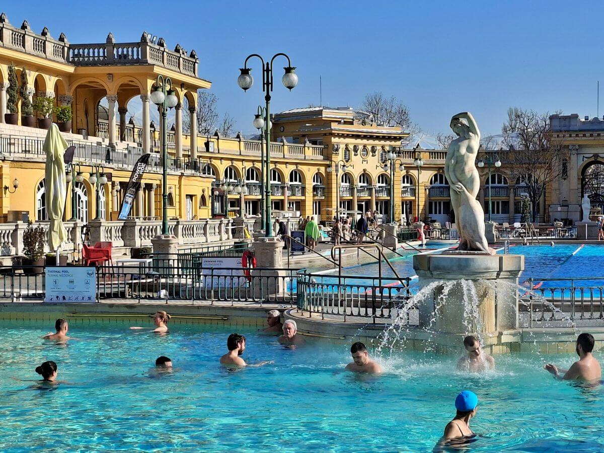 La piscina exterior de 38ºC