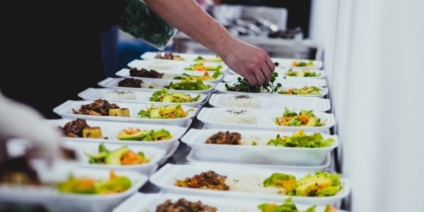 Sol María Sthormes - Top 5 beneficios del catering corporativo ¡La clave para la eficiencia empresarial! - FOTO