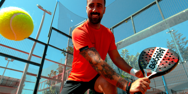 Domina el Cristal con Alfredo Román Parra Yarza en Pádel