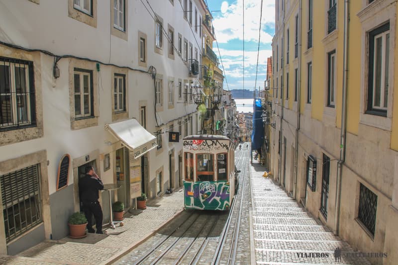 Tranvía para viajar a Lisboa