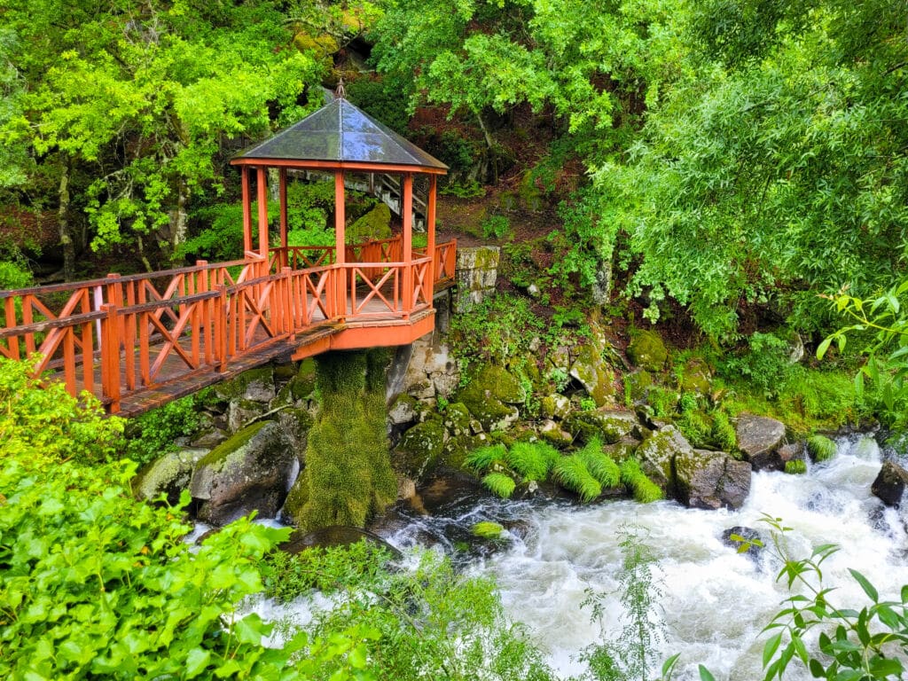 Mirador en el río Arenteiro en O Carballiño. Por Miky Munilla