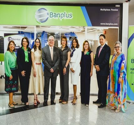 Banplus inauguró agencia en el Centro Comercial Multiplaza Paraíso - FOTO