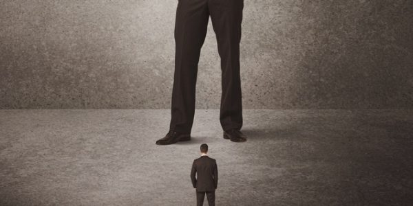 Carlos Julio Heydra Castillo - ¡Entérate! David vs. Goliat; Cómo los pequeños emprendedores ganan grandes batallas - FOTO