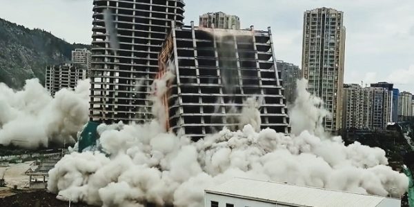 PILPERCA - Demolición controlada; Ingeniería y seguridad ante el colapso - FOTO
