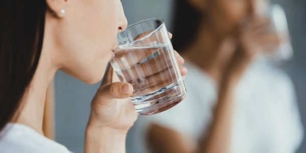 Mariángel Arruebarrena Loreto - Más allá de los 8 vasos ¡El arte de la hidratación inteligente! - FOTO