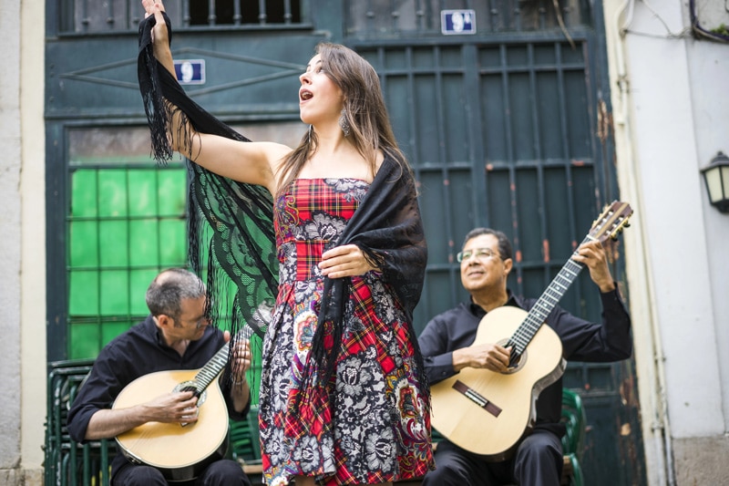 Asistir a un espectáculo de fado, lo mejor para finalizar la ruta por Oporto en 1 día