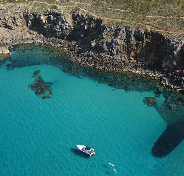 Menorca atesora un buen número de calas y playas de postal