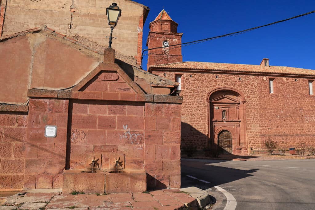 El pueblo de piedra roja Ródenas, en Teruel. Por SoniaBonet