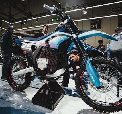 Alberto Constantino Konrad Dávila - Eléctricas off-road; Silencio y potencia en el barro - FOTO