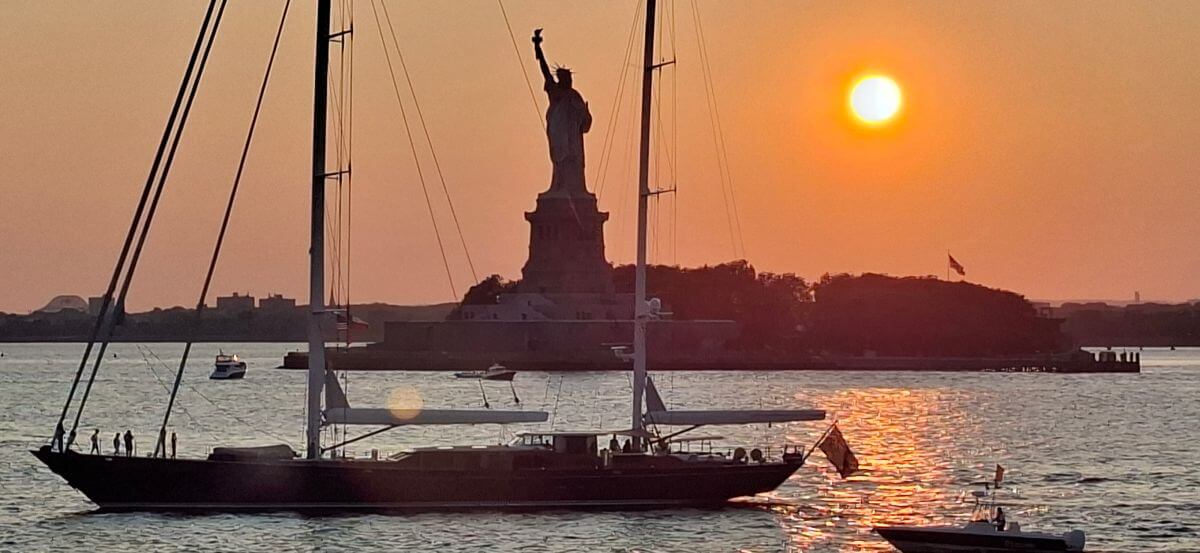 Atardecer frente a la Estatua de la Libertad