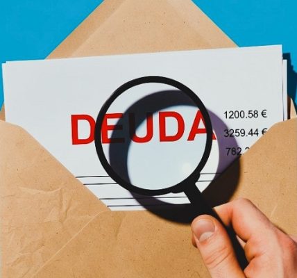 Carlos Alessandro Cestari Infantini - Alivio financiero ¡Estrategias de reestructuración de deuda que salvan corporaciones y Estados! - FOTO