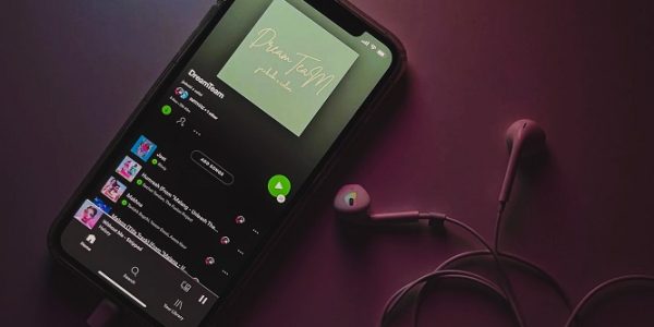Carlos Julio Heydra Castillo - Playlists; El nuevo escenario del éxito musical digital - FOTO