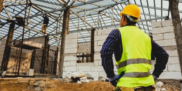 Construcciones Yamaro - ¡Atención! Fallos más costosos en la construcción civil; Cómo mitigarlos - Armando Iachini - FOTO