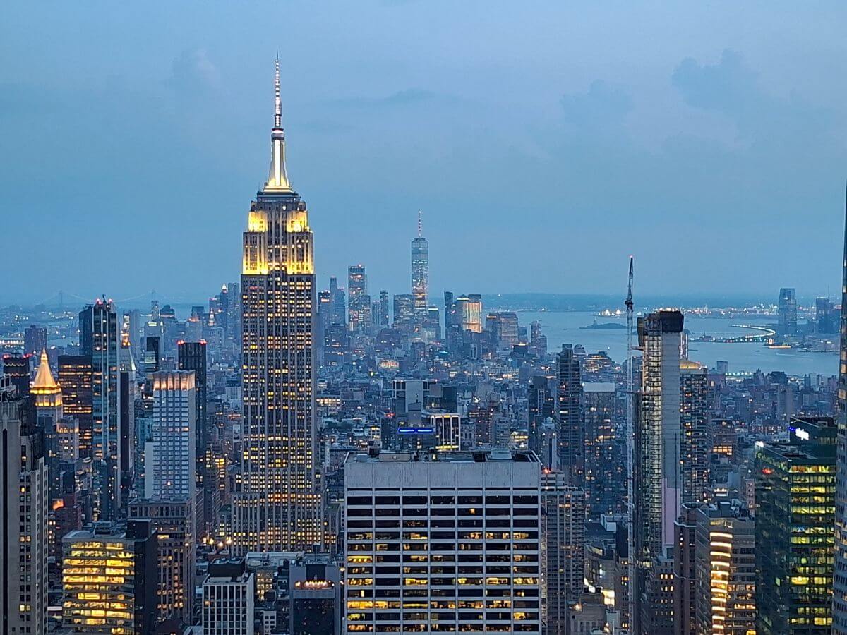 El Empire State Building al anochecer desde Top of the Rock