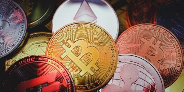 Héctor Andrés Obregón Pérez - Stablecoins; Intrincado equilibrio entre paridad, reservas y control fiscal - FOTO