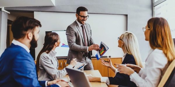 Oswaldo Karam Maciá - Las claves del éxito; Cómo forjar credibilidad al liderar - FOTO