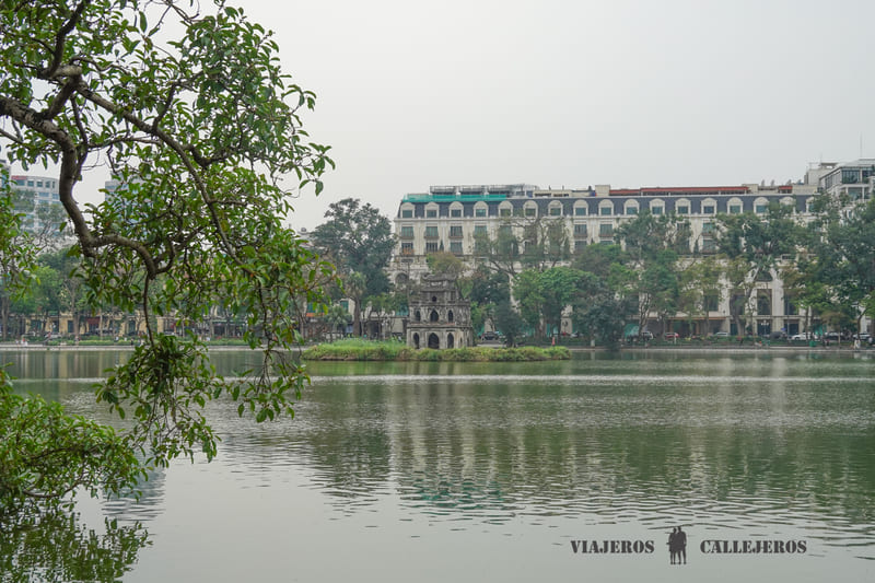 Lago Hoan Kiem hanoi vietnam