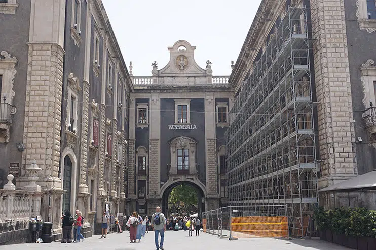 Porta Uzeda
