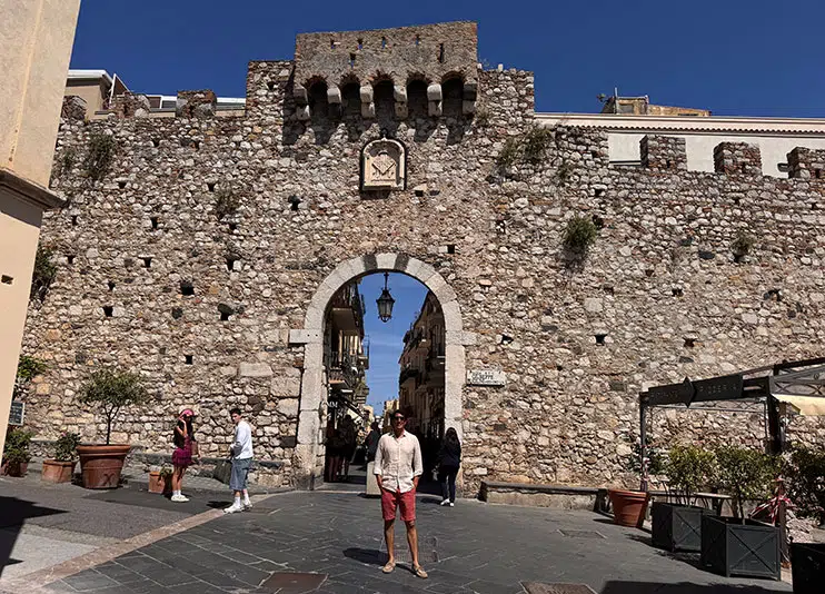 Porta Catania 