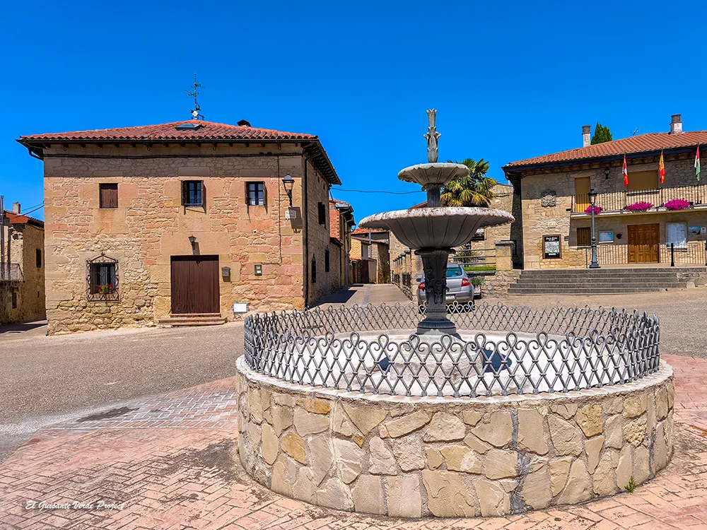Santa Gadea del Cid, plaza del Ayuntamiento, por El Guisante Verde Project