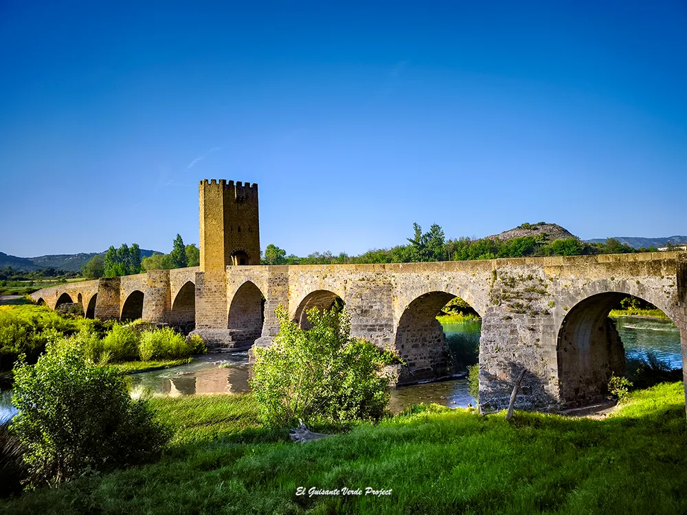 Puente Medieval de Frías, por El Guisante Verde Project