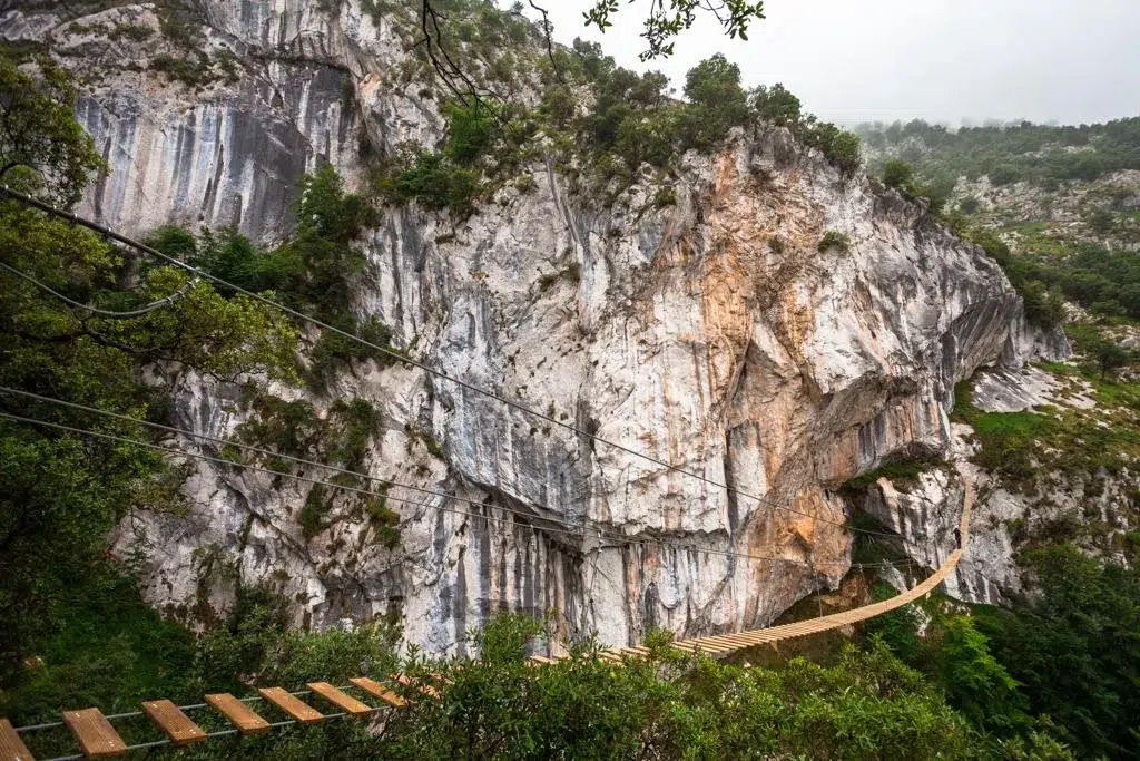 Vía ferrata de la Hermida. Por machbel