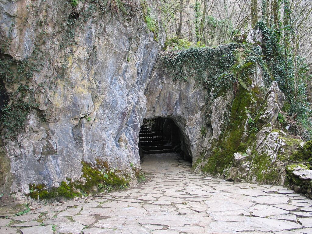 Santuario San Juan Xar. Por Joxerrazabala