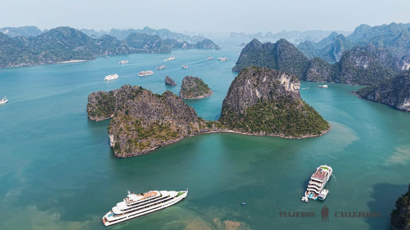 Crucero por la Bahía de Halong al viajar a Vietnam