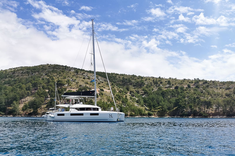 Viaje en barco por Croacia  Catamaran Bahia