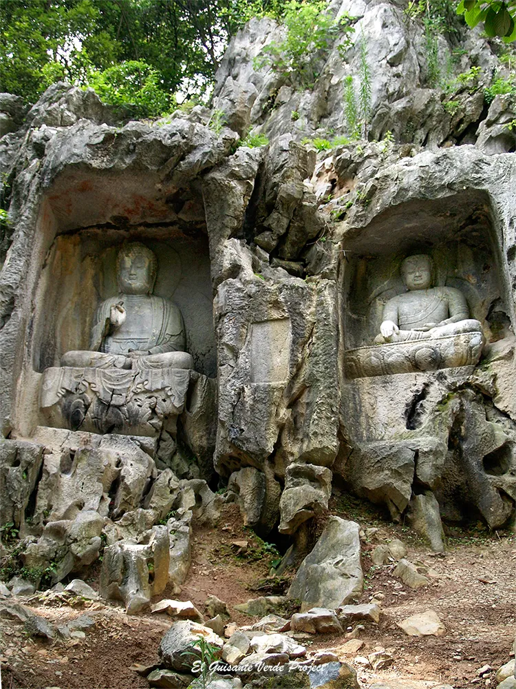 Feilai Feng, Sakyamuni (izq.) - Hangzhou, China Feilai Feng, Sakyamuni (izq.) - Hangzhou, China, por El Guisante Verde Project