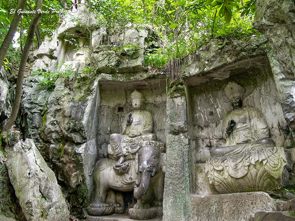 Feilai Feng, Bodhisattvas de la dinastía Yuan - Hangzhou, China Feilai Feng, Bodhisattvas de la dinastía Yuan - Hangzhou, China, por El Guisante Verde Project