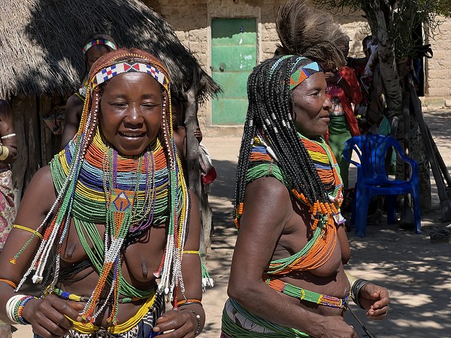 Mujeres muhila en Angola